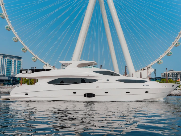 Luxury Yacht to hire Dubai Marina at the best price