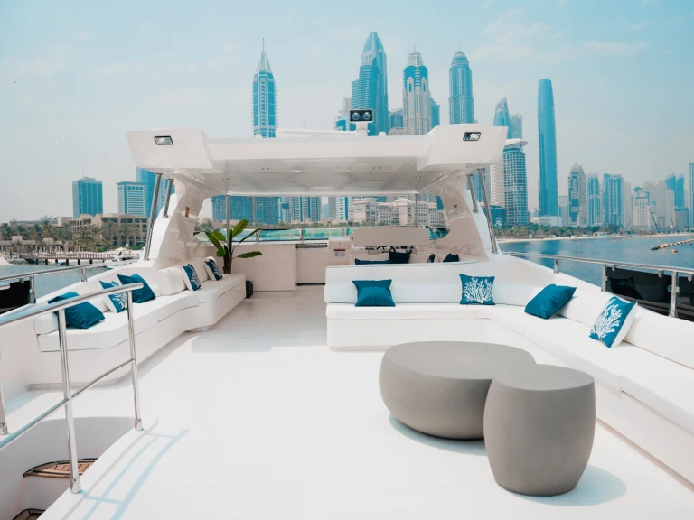 Hire a  Luxury Motor Yacht X35 Dubai Marina