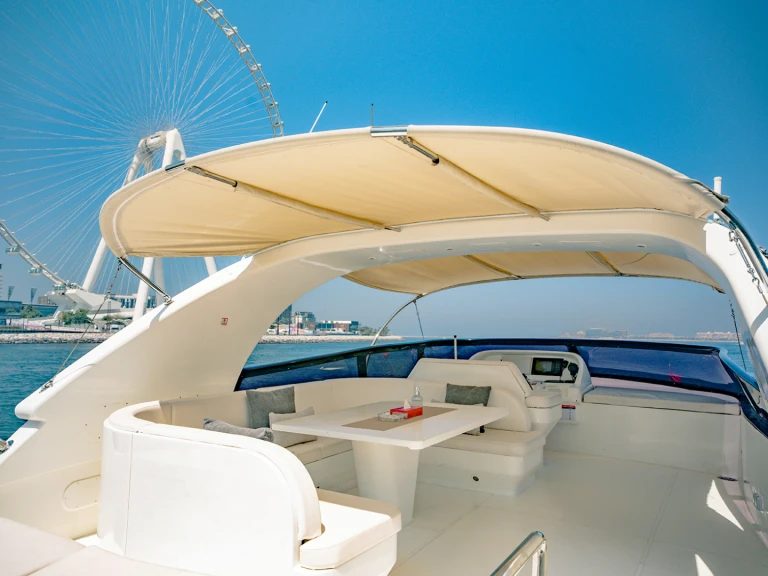 Hire Luxury Yacht  with a boat licence
