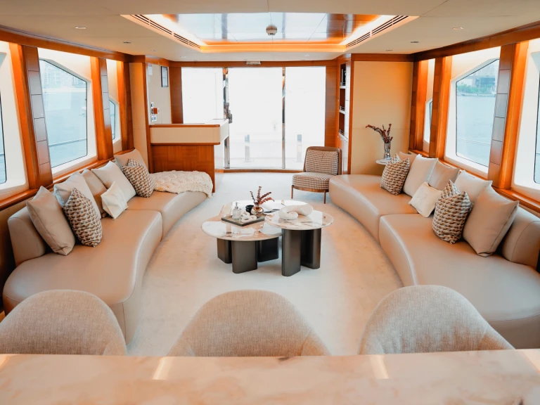 Yacht charter Dubai Marina -  Luxury Motor Yacht X35 on SamBoat