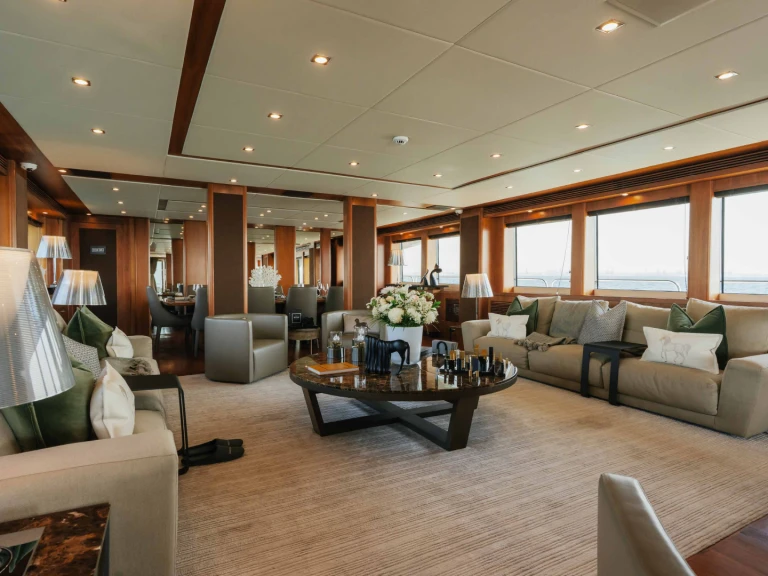 Luxury Yacht to hire Dubai Marina at the best price
