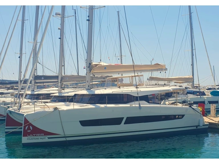 Yacht charter Seget Donji - Fountaine Pajot FP 44 on SamBoat