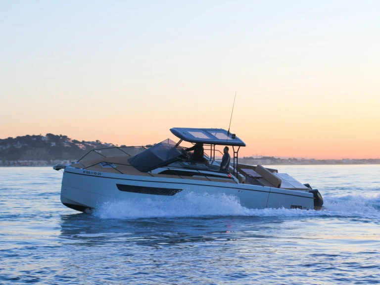 Hire a  Nuva M11 Cabin Sitges