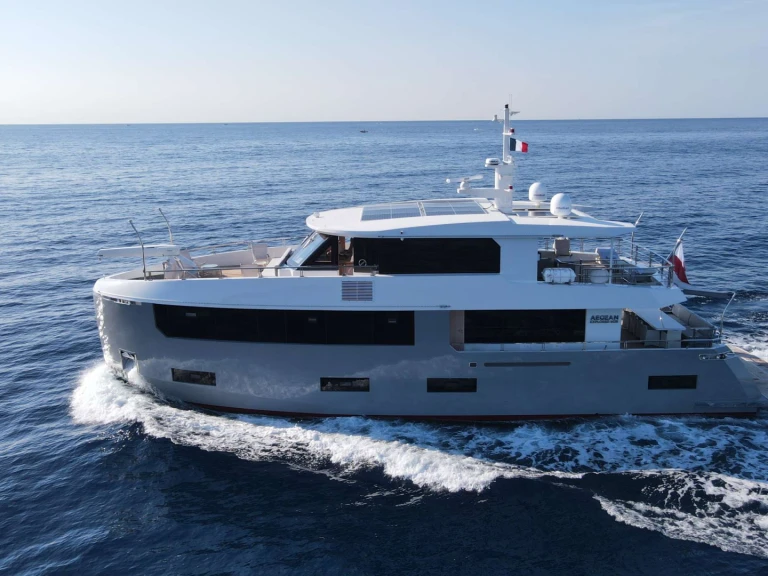 Luxury Yacht to hire Olbia at the best price
