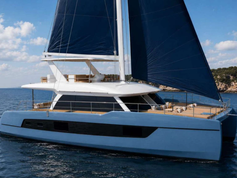 Hire Luxury Yacht HeySea with a boat licence