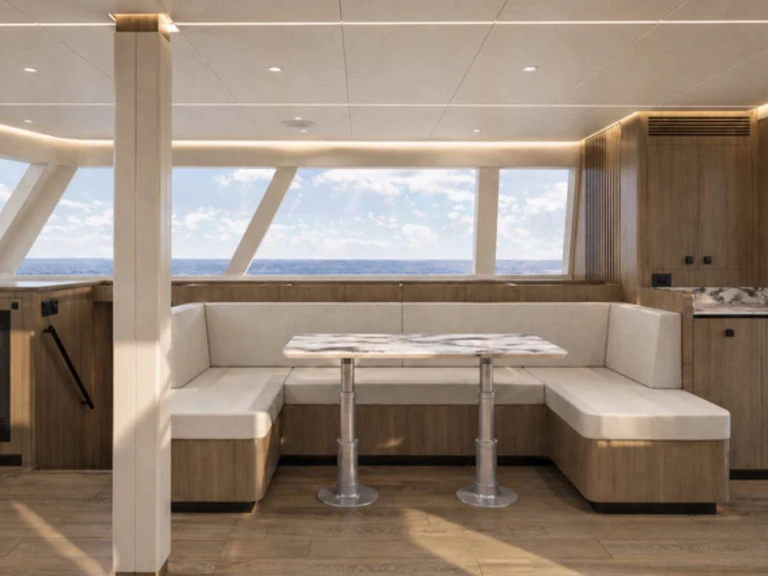 Hire Luxury Yacht HeySea with a boat licence