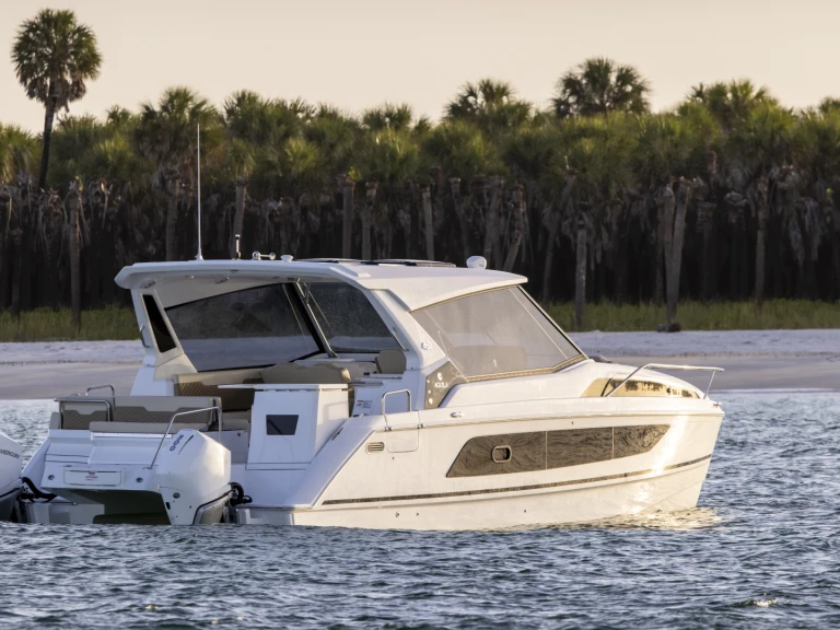 Hire Motorboat with or without skipper Aquila Cannigione