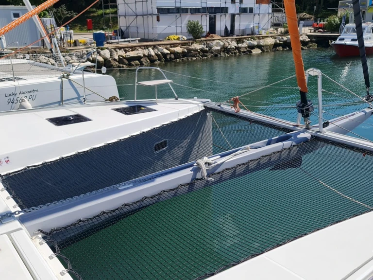 Yacht hire Pula cheap Excess 14
