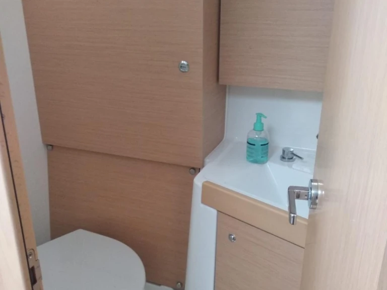 Hire a Bénéteau Oceanis 38.1 Livorno