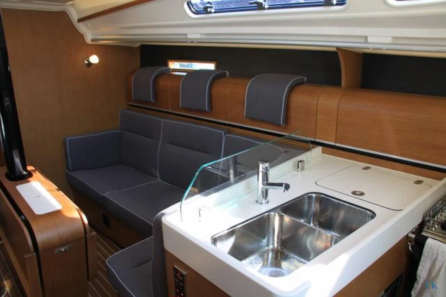 Yacht hire Marseille cheap Dehler 38
