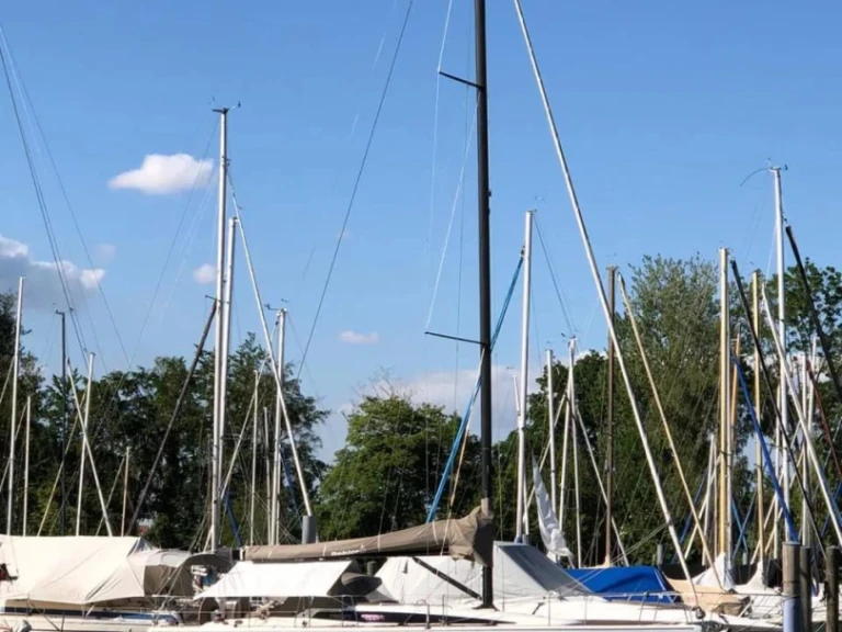 Sailboat hire in Marseille - Dehler Dehler 38