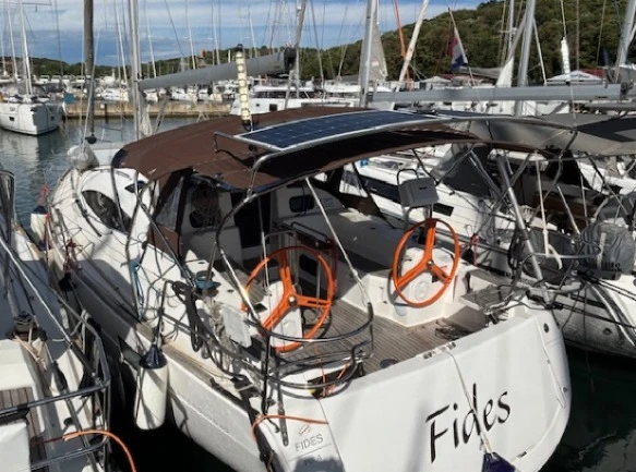 Hire Sailboat Elan with a boat licence