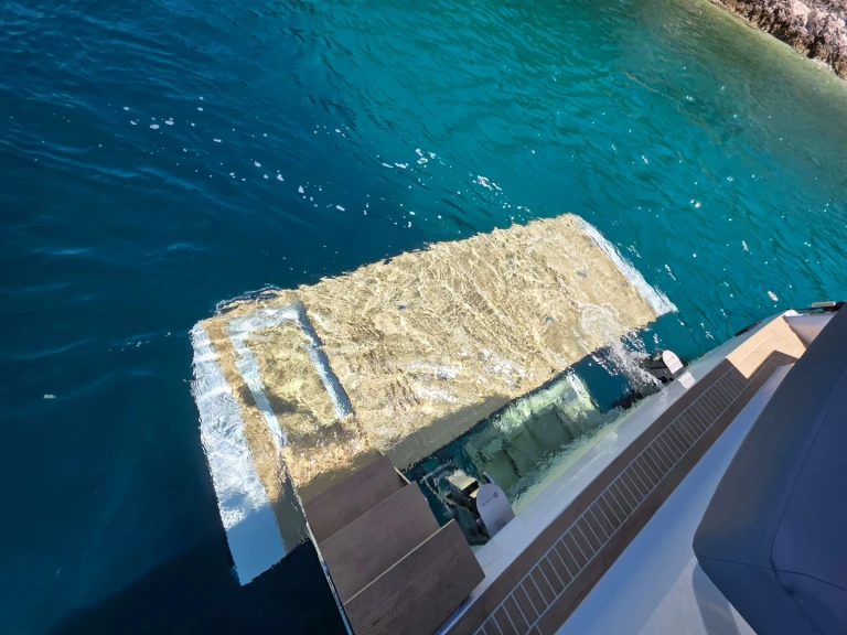 Sealine Sealine F430 charter bareboat or skippered in  Kaštela