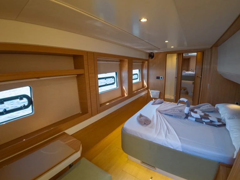 Hire Catamaran Bali with a boat licence