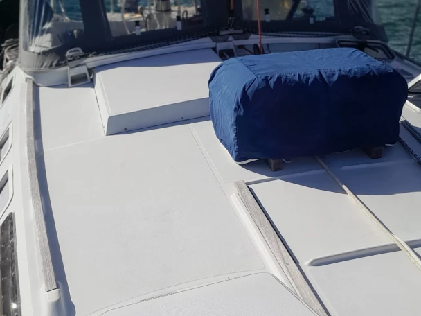 Hire a Bénéteau Oceanis 430 Taiohae