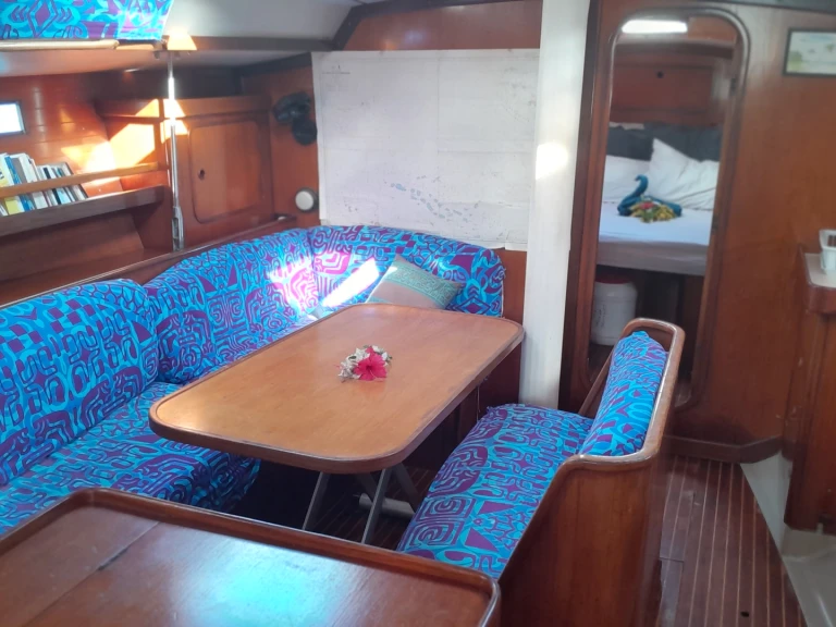Sailboat hire in Taiohae - Bénéteau Oceanis 430
