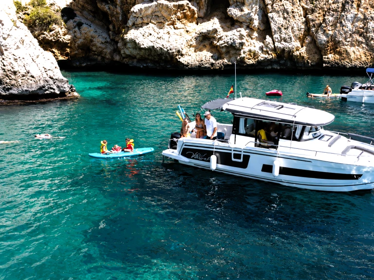 Hire Motorboat with or without skipper Jeanneau Dénia