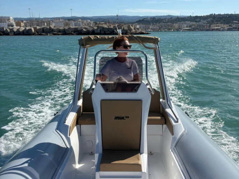 Hire a Micucci Mik Boat 560 Vieste