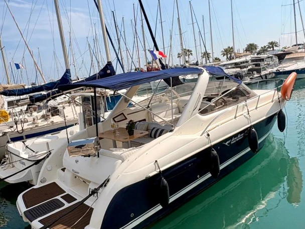 Charter a Airon Airon 325 in Saint-Laurent-du-Var on Samboat