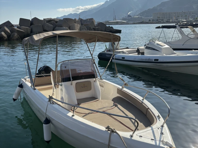 Hire Motorboat Allegra Boats with a boat licence