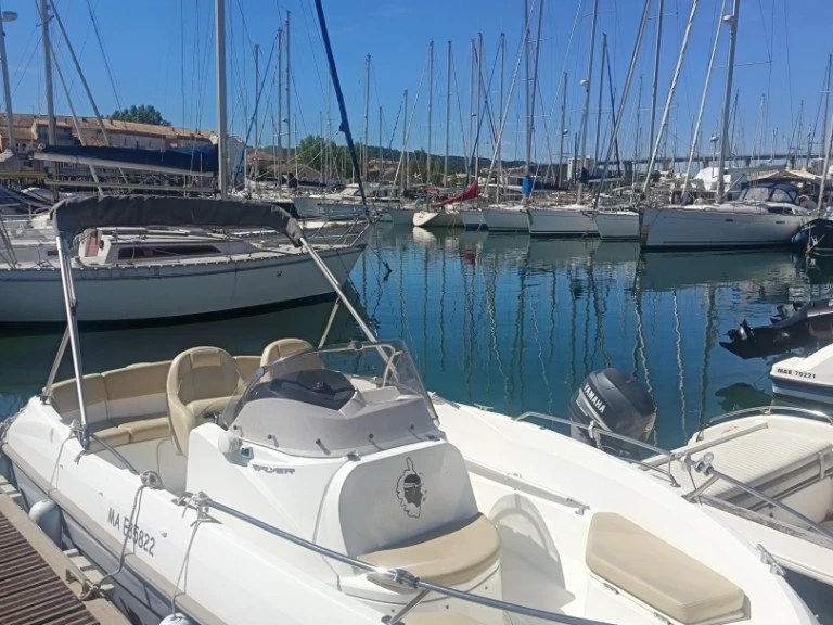 Hire a Bénéteau Flyer 550 Open S2 Mandelieu-la-Napoule