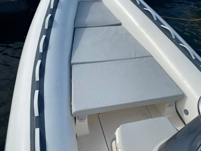 Yacht charter Olbia - Bwa California 550 on SamBoat