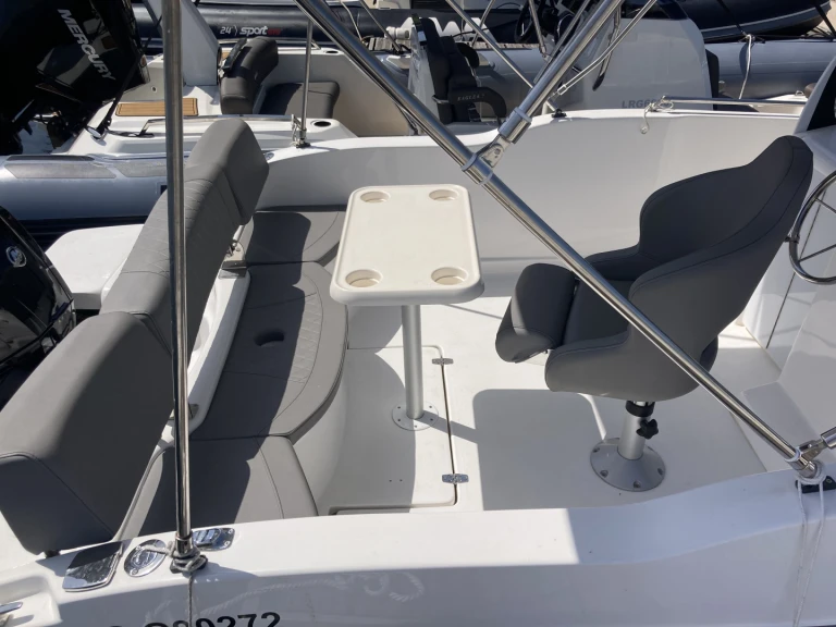 Motorboat to hire Sanguinet at the best price