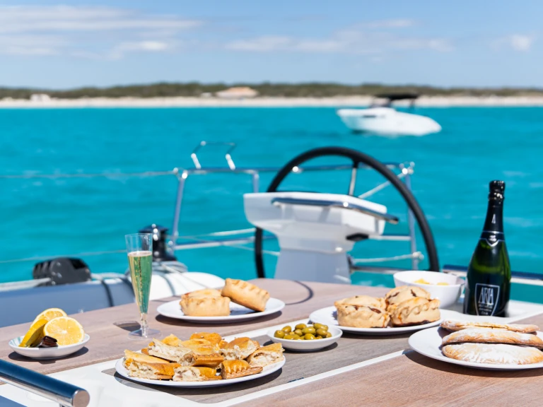 Sailboat to hire s'Arenal at the best price
