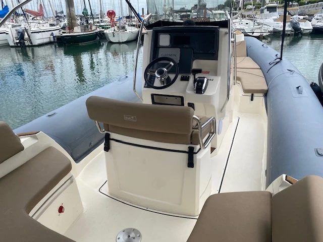 Charter a Bwa Sport 26 GTO in La Trinité-sur-Mer on Samboat