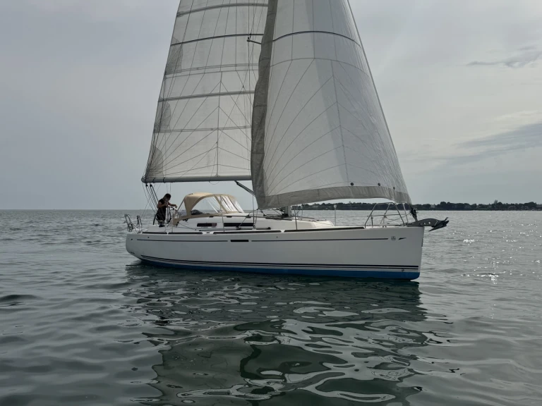 Sailboat to hire La Forêt-Fouesnant at the best price