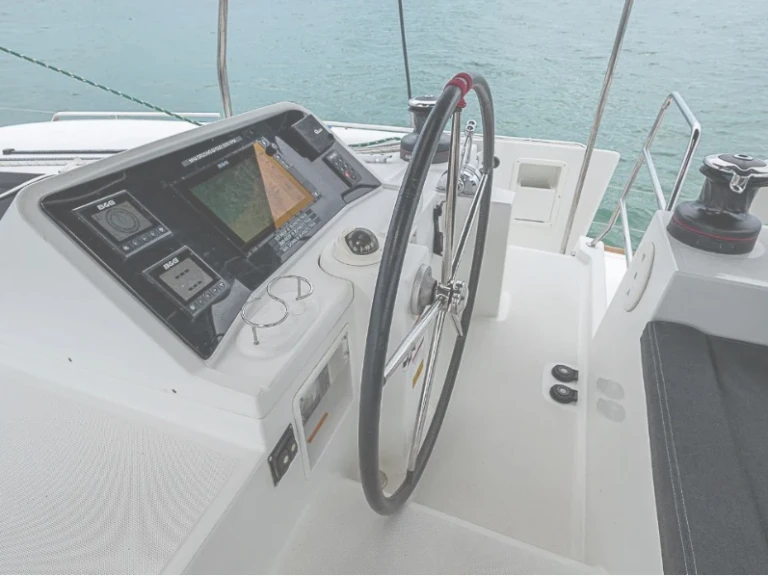 Catamaran hire in Key West - Lagoon 450F