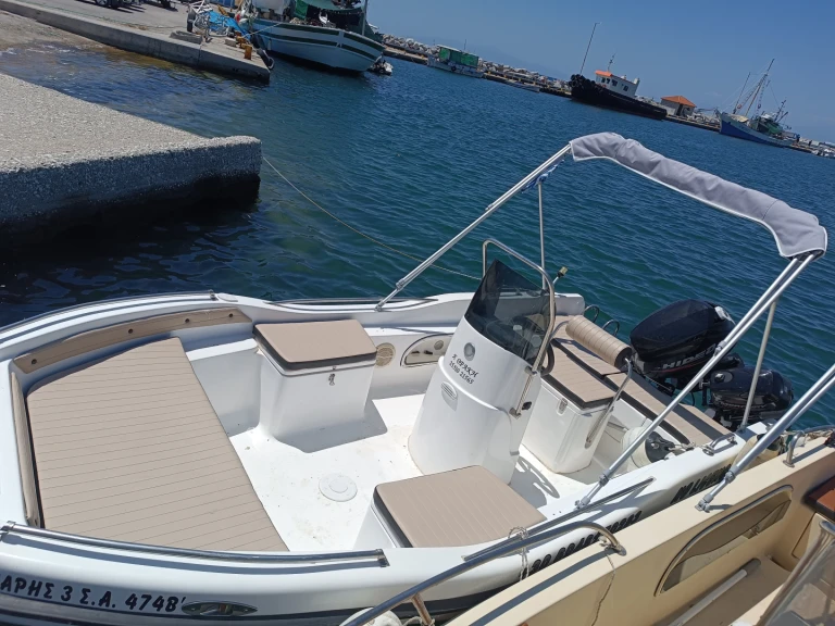 Yacht hire Chalkidikís cheap KAVEIROS