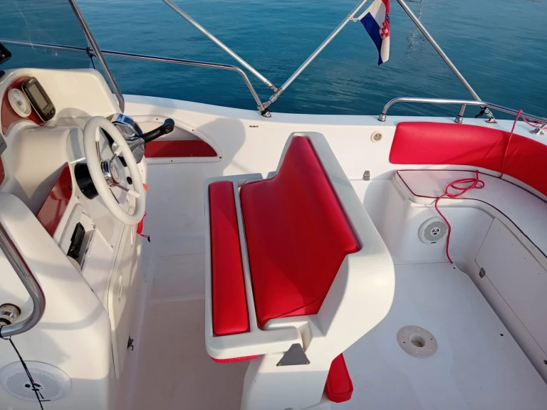 Yacht hire Medulin cheap Blumax 21
