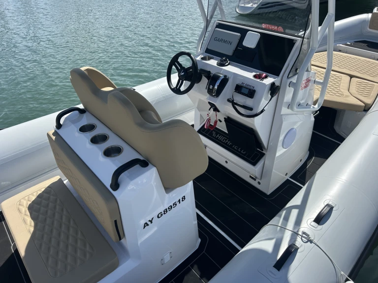 Hire a Highfield Patrol 760 La Trinité-sur-Mer
