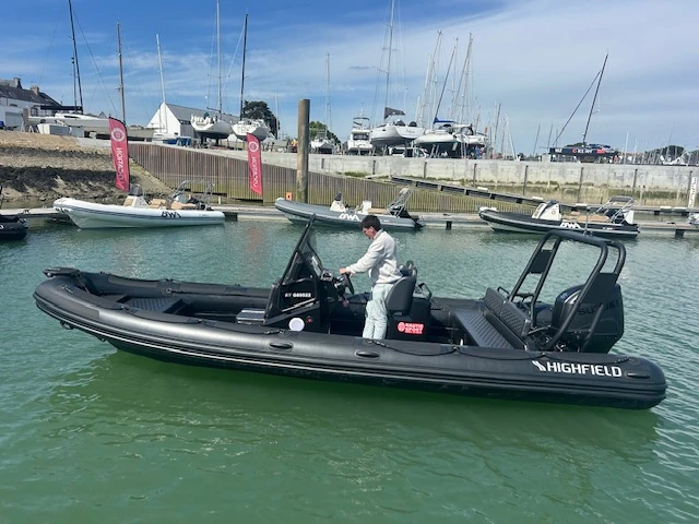 Yacht hire La Trinité-sur-Mer cheap HIGHFIELD 700