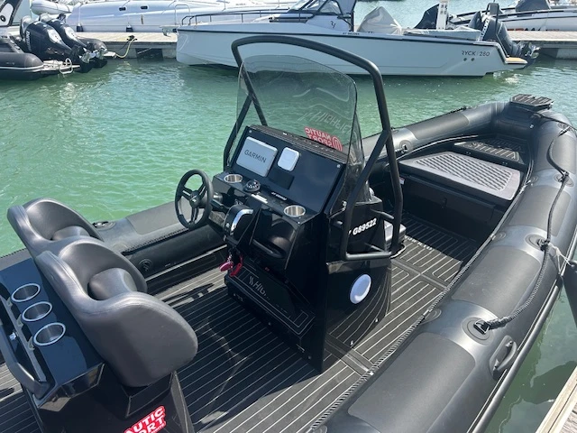 Hire a Highfield HIGHFIELD 700 La Trinité-sur-Mer