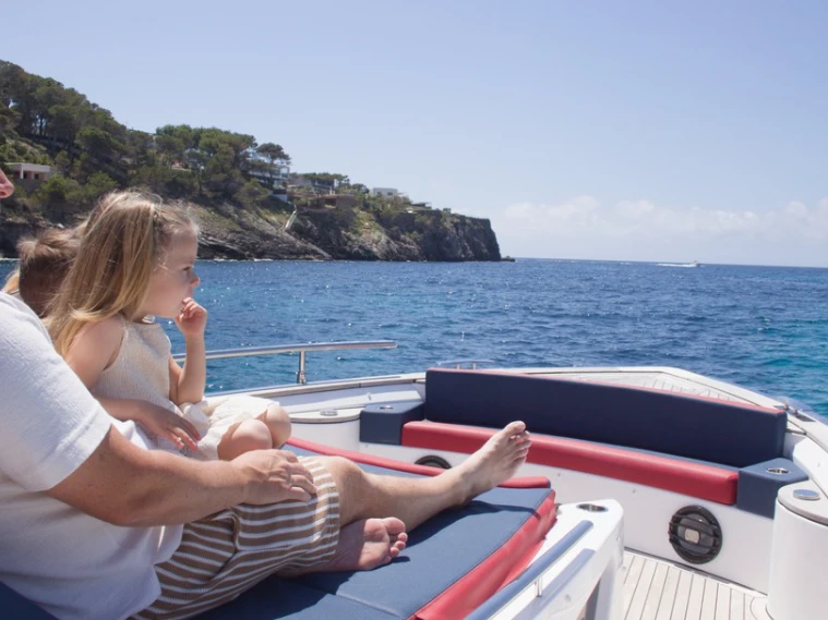 Charter a italyure 38 sport in El Toro on Samboat
