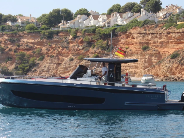 Hire Motorboat with or without skipper italyure El Toro