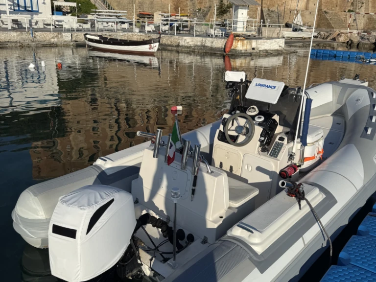 Hire RIB with or without skipper trident Taranto