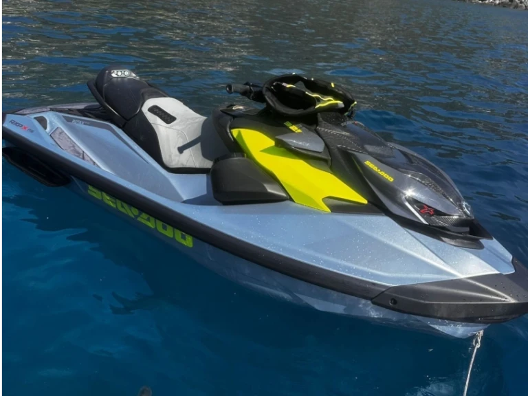Sea-Doo RXT-X RS 325 charter bareboat or skippered in  Capri
