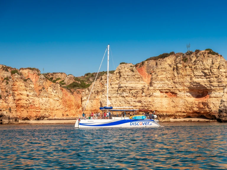 Yacht hire Marina de Lagos cheap custom