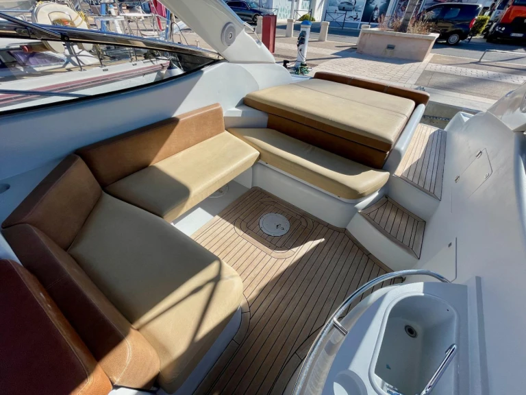 Hire a Sunseeker Superhawk 48 Cannes