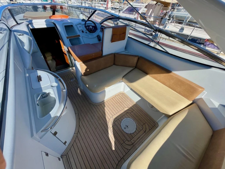 Charter a Sunseeker Superhawk 48 in Cannes on Samboat