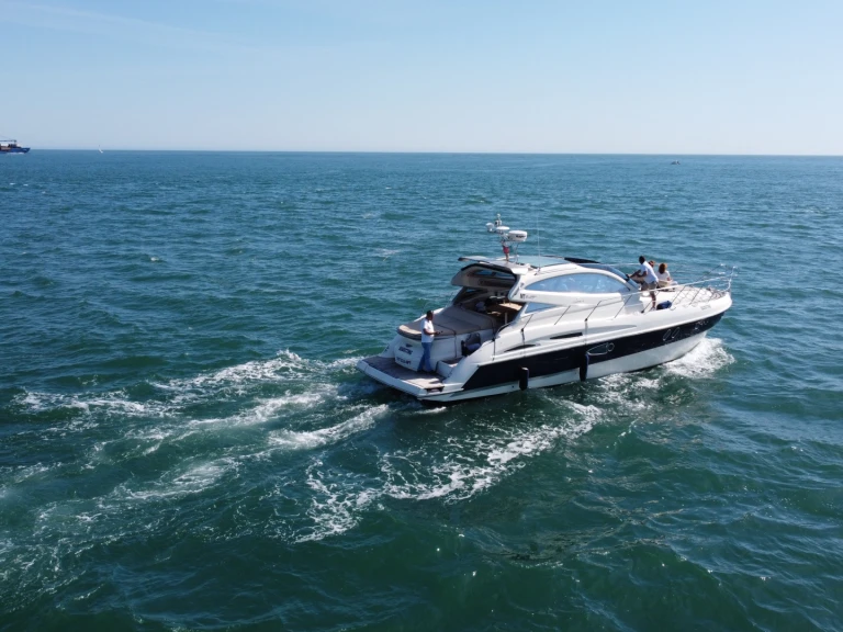 Luxury Yacht hire in Lisbon - Cranchi Mediterranee 47 Hard Top