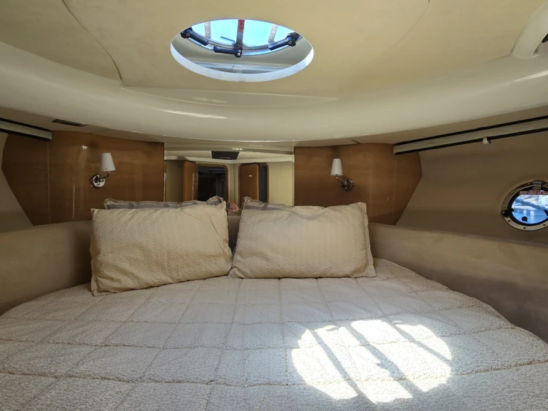 Hire Luxury Yacht with or without skipper Cranchi Lisbon