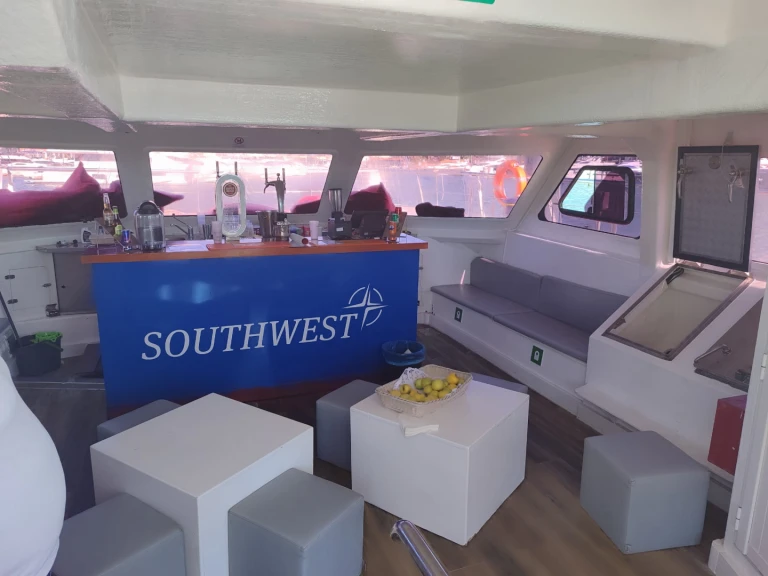 Yacht hire Vilamoura cheap Custom