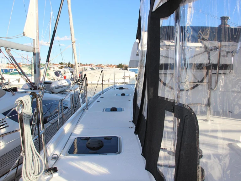 Yacht hire Pula cheap Lagoon 42