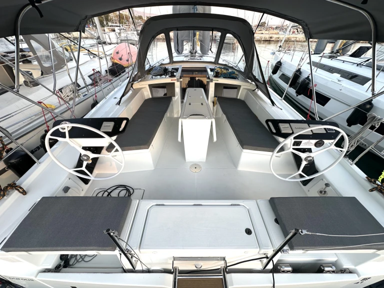 Sailboat hire in Alimos - Dufour Dufour 41