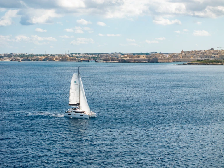 Yacht charter Gżira - Lagoon Lagoon 46 on SamBoat