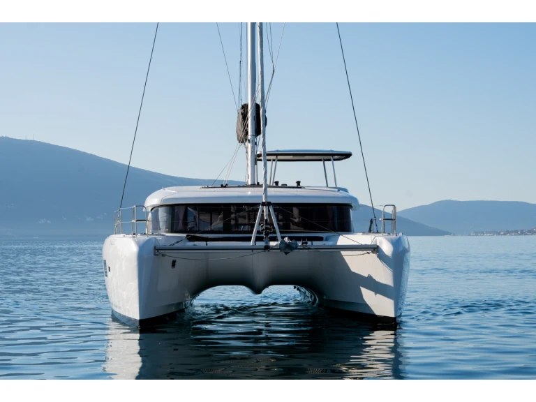Charter a Lagoon Lagoon 42 in Tivat on Samboat